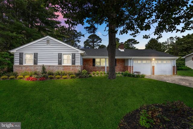 13 PINEHURST, Tuckerton, NJ 08087