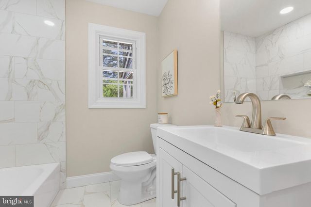 13 PINEHURST, Tuckerton, NJ 08087