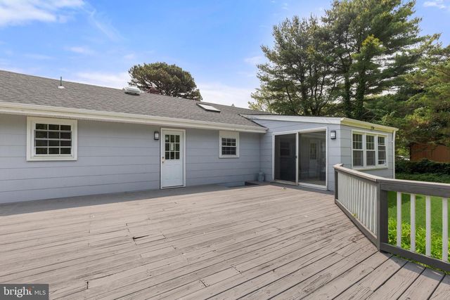 13 PINEHURST, Tuckerton, NJ 08087