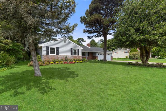 13 PINEHURST, Tuckerton, NJ 08087