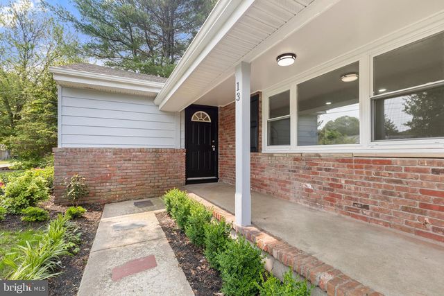 13 PINEHURST, Tuckerton, NJ 08087