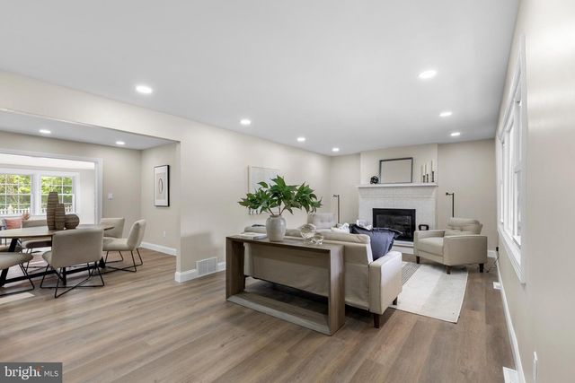 13 PINEHURST, Tuckerton, NJ 08087