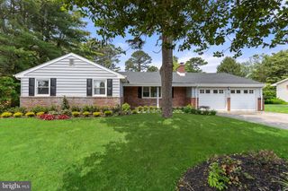 13 PINEHURST, Tuckerton, NJ 08087