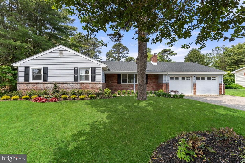13 PINEHURST, Tuckerton, NJ 08087