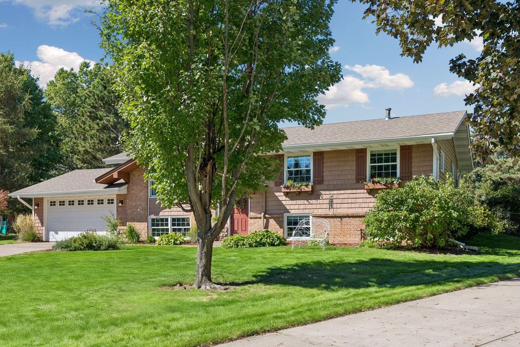 4101 Brigadoon Drive, Shoreview, MN 55126 — photo 3
