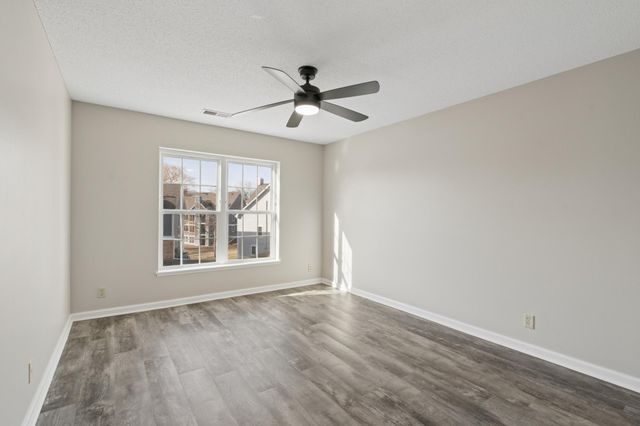 5980 Chasewood Parkway 102, Minnetonka, MN 55343