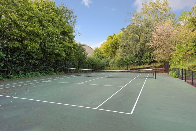 5980 Chasewood Parkway 102, Minnetonka, MN 55343