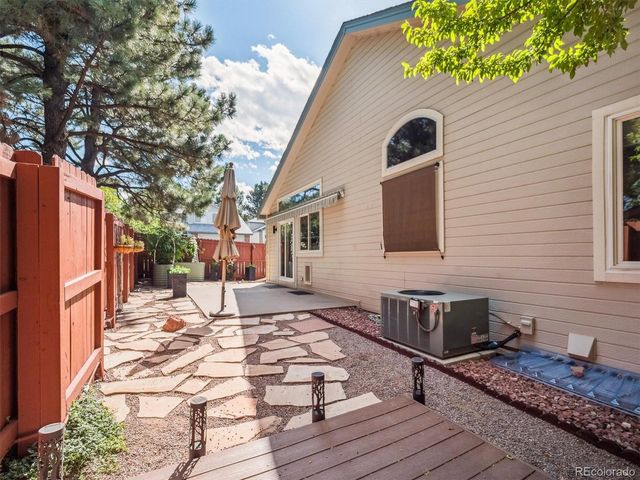 2242 S Moline Court, Aurora, CO 80014