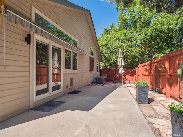 2242 S Moline Court, Aurora, CO 80014