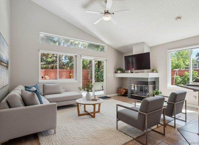 2242 S Moline Court, Aurora, CO 80014