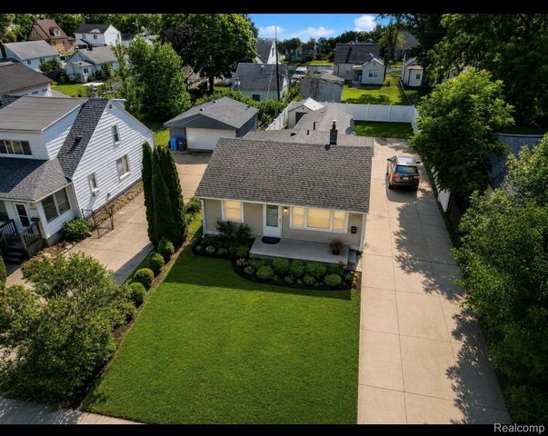 26536 Palmer Boulevard, Madison Heights, MI 48071