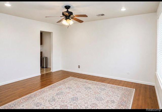 26536 Palmer Boulevard, Madison Heights, MI 48071
