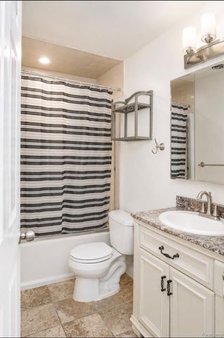 26536 Palmer Boulevard, Madison Heights, MI 48071