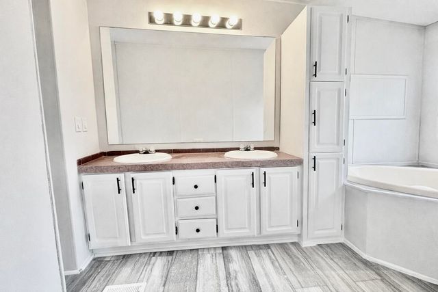 1332 Lakewood Drive, Manning, SC 29102