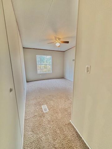 1332 Lakewood Drive, Manning, SC 29102