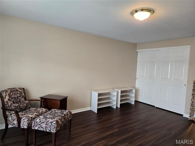 64 N Trumbull Circle 45A, St Charles, MO 63301