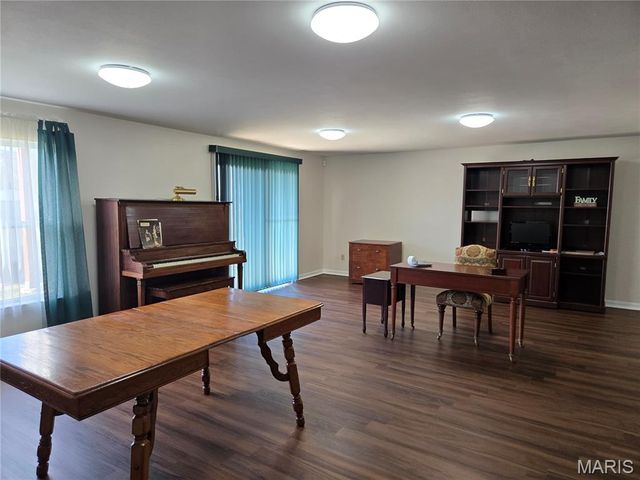 64 N Trumbull Circle 45A, St Charles, MO 63301