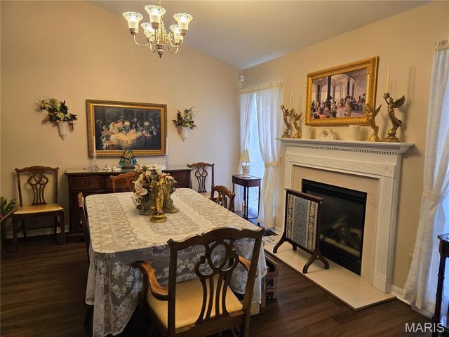 64 N Trumbull Circle 45A, St Charles, MO 63301