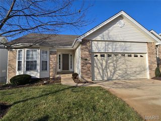 64 N Trumbull Circle 45A, St Charles, MO 63301