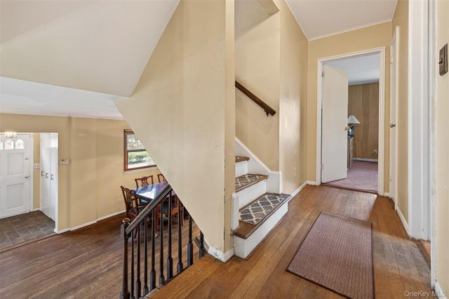 9 Verne Place, Hartsdale, NY 10530