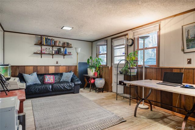 9 Verne Place, Hartsdale, NY 10530