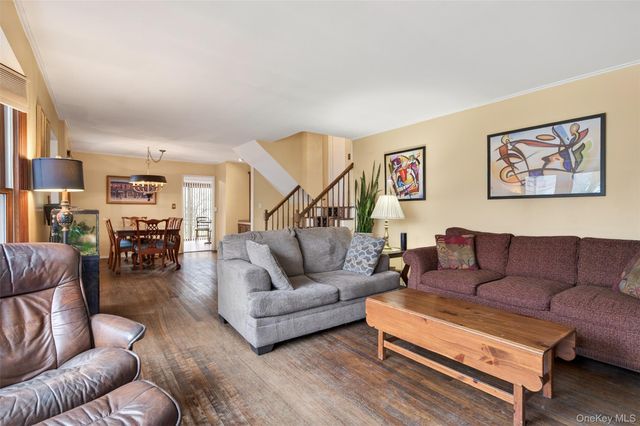 9 Verne Place, Hartsdale, NY 10530