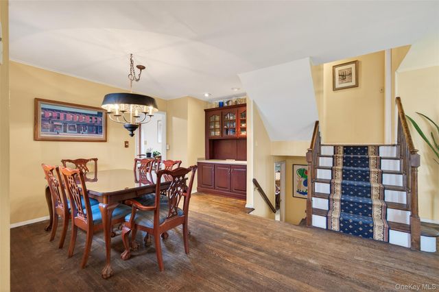 9 Verne Place, Hartsdale, NY 10530