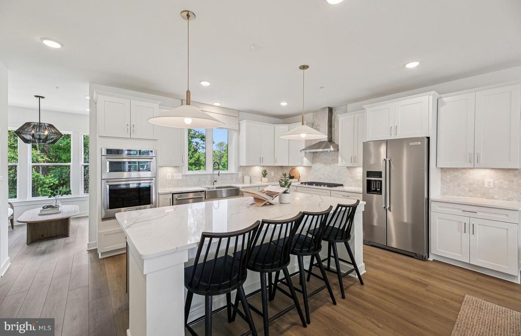 1102 CRESTED WOOD DR #2, Laurel, MD 20724