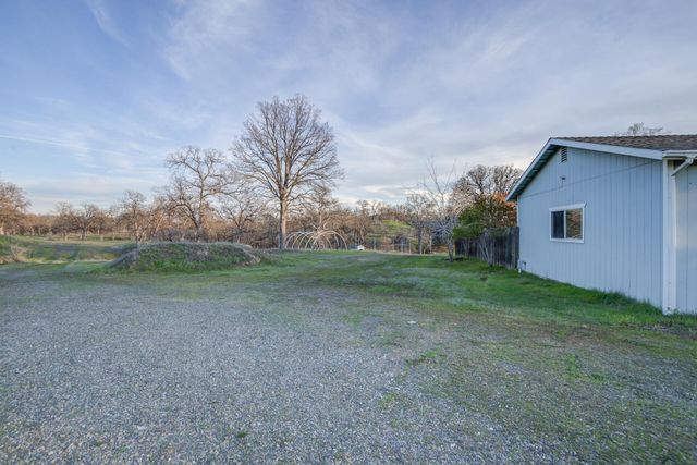 13003 Gas Point Road, Igo, CA 96047