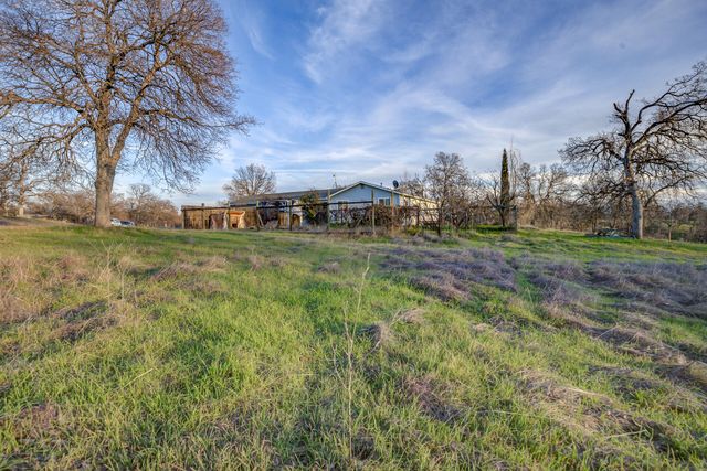 13003 Gas Point Road, Igo, CA 96047