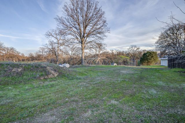 13003 Gas Point Road, Igo, CA 96047