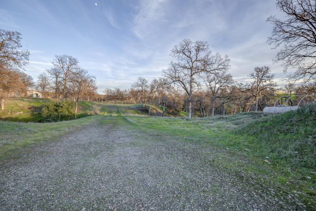 13003 Gas Point Road, Igo, CA 96047