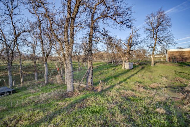 13003 Gas Point Road, Igo, CA 96047