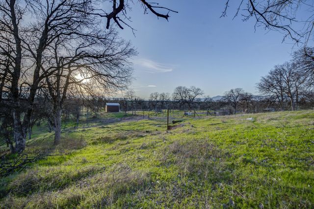 13003 Gas Point Road, Igo, CA 96047