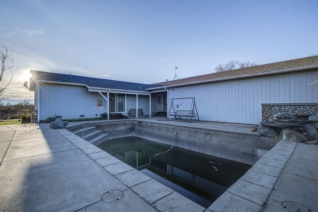 13003 Gas Point Road, Igo, CA 96047