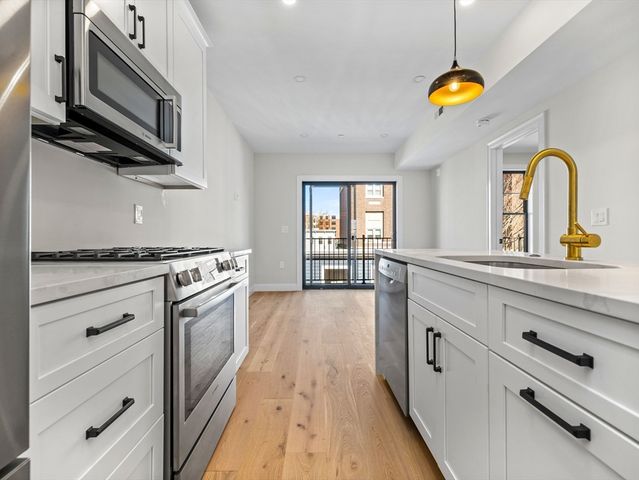 48 Woodward 3, Boston, MA 02127