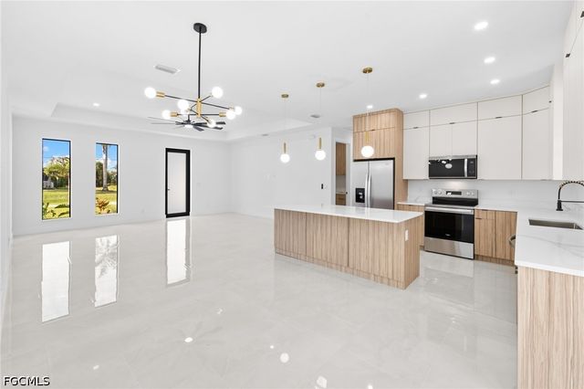 2049 NW 4th ST, Cape Coral, FL 33993