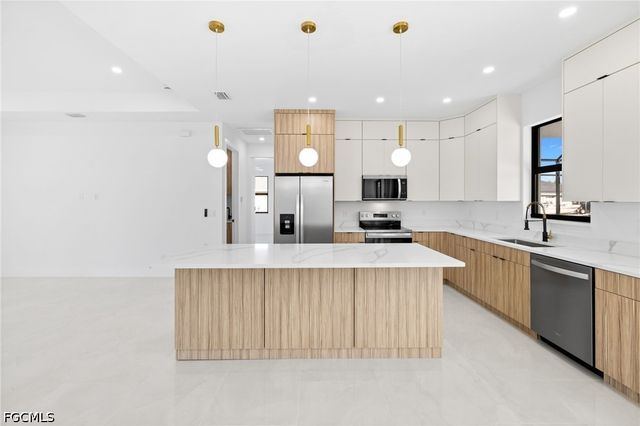 2049 NW 4th ST, Cape Coral, FL 33993