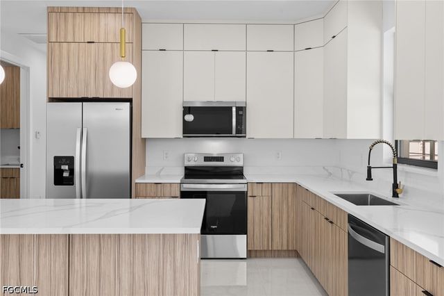 2049 NW 4th ST, Cape Coral, FL 33993