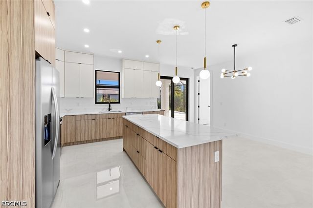 2049 NW 4th ST, Cape Coral, FL 33993