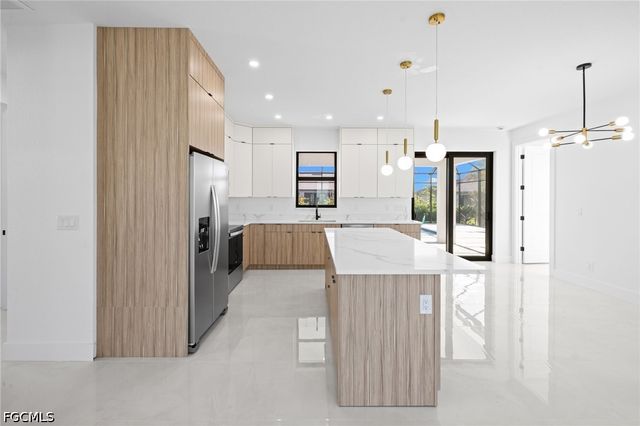 2049 NW 4th ST, Cape Coral, FL 33993