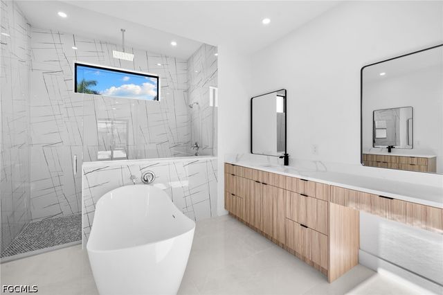 2049 NW 4th ST, Cape Coral, FL 33993