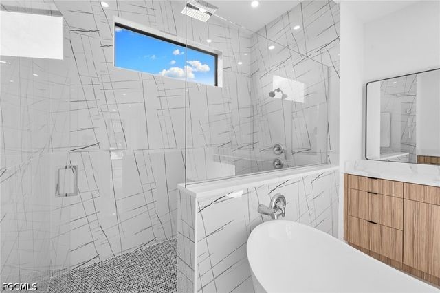 2049 NW 4th ST, Cape Coral, FL 33993