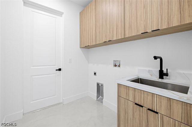 2049 NW 4th ST, Cape Coral, FL 33993