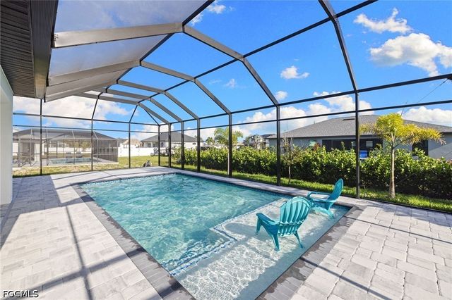 2049 NW 4th ST, Cape Coral, FL 33993