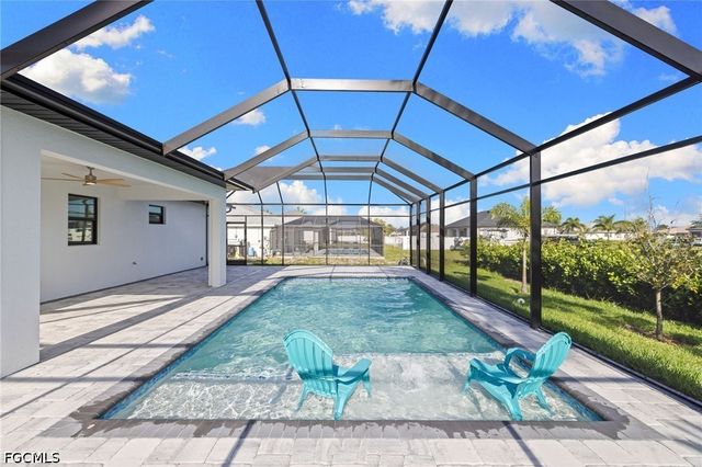 2049 NW 4th ST, Cape Coral, FL 33993