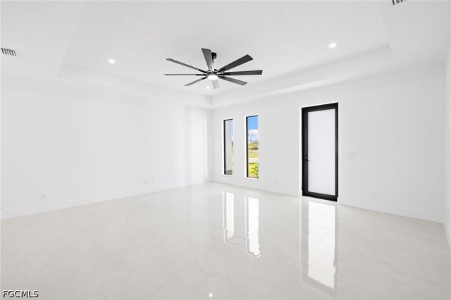 2049 NW 4th ST, Cape Coral, FL 33993