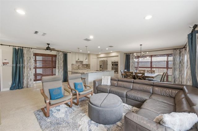 109 S 57th Ave, Hollywood, FL 33023