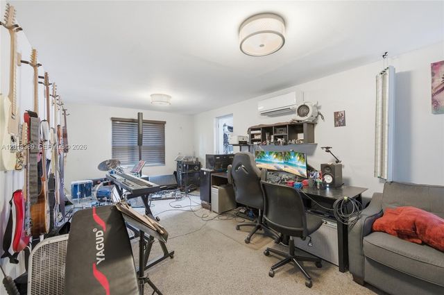 109 S 57th Ave, Hollywood, FL 33023