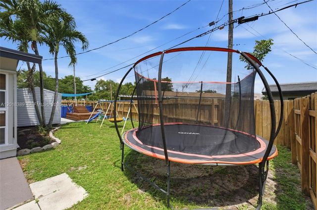 109 S 57th Ave, Hollywood, FL 33023